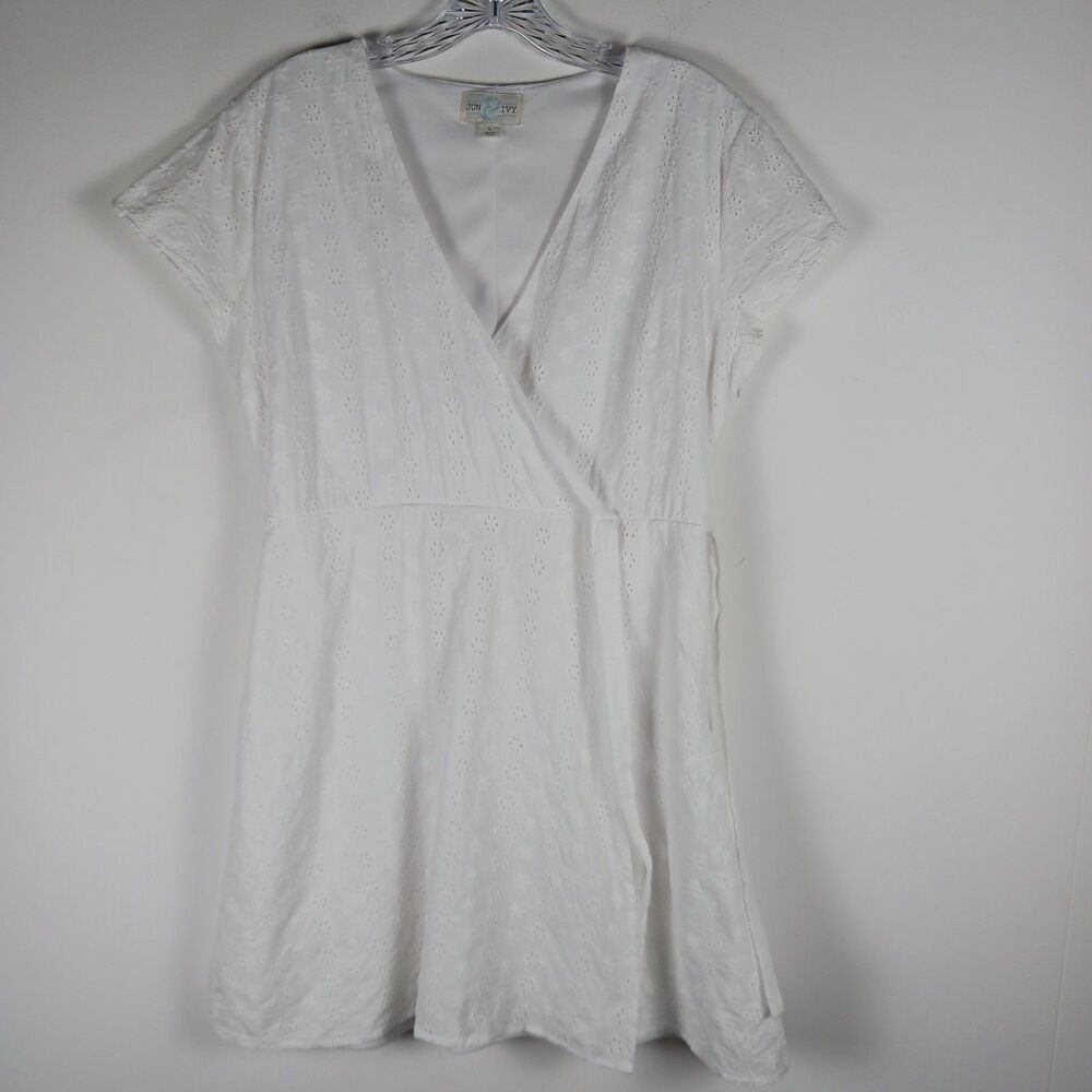 Francesca's Jun + Ivy Dress Women's L White Eyelet Faux Wrap Cap Sleeves Lined